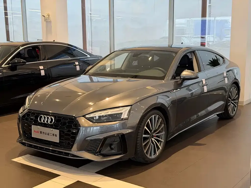 2022 Audi A5 Sportback 40 TFSI quattro Luxury Sport