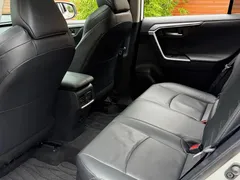 2022 Toyota Wildlander Hybrid 2.5L E-CVT 2WD Luxury Plus, белый — фото 12