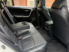 2022 Toyota Wildlander Hybrid 2.5L E-CVT 2WD Luxury Plus, белый — фото 13