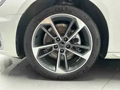 2023 Audi A4L 40 TFSI Fashion Dynamic, белый — фото 3