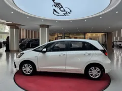 2021 Honda Fit 1.5L CVT, белый — фото 8