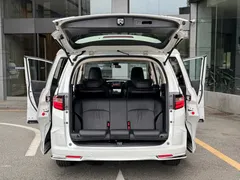 2021 Honda Odyssey 2.0L Premium, белый — фото 16