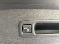 2021 Toyota Sienna 2.5L Hybrid Platinum, чёрный — фото 25
