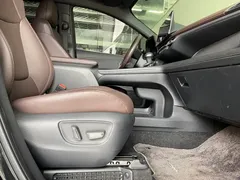 2021 Toyota Sienna 2.5L Hybrid Platinum, чёрный — фото 30