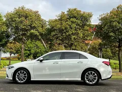 2022 Mercedes-Benz A-Class A 200 L Sedan Sport, белый — фото 3