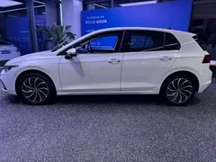 2021 Volkswagen Golf 280TSI DSG Pro, белый — фото 3