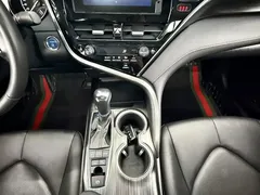 2021 Toyota Camry Hybrid 2.5HG Luxury, чёрный — фото 7
