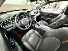 2021 Toyota Camry Hybrid 2.5HG Luxury, чёрный — фото 10
