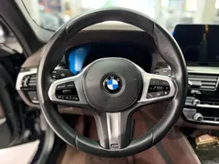 2021 BMW 5 Series 525Li M Sport Package, чёрный — фото 8