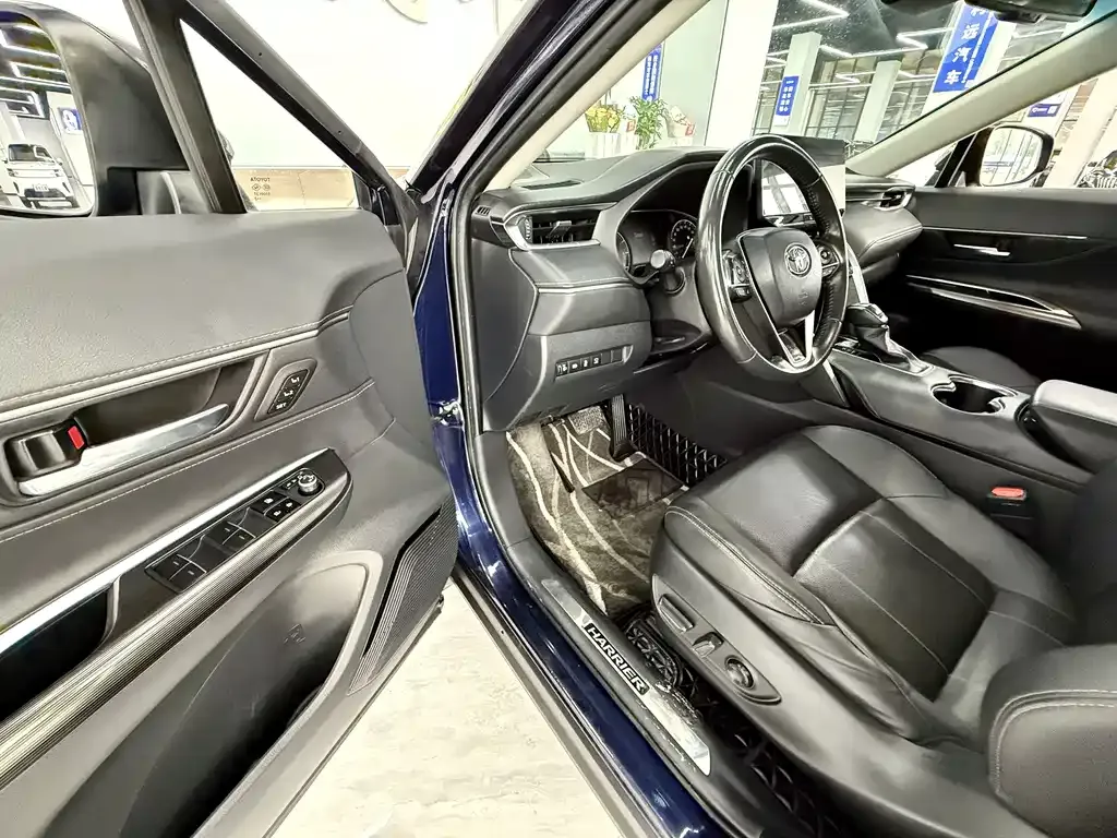 2022 Toyota Harrier 2.0L CVT 2WD Premium