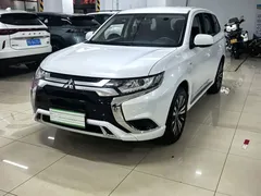 2021 Mitsubishi Outlander 2.0L 2WD 5 Seats, белый — фото 1