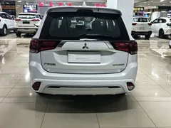 2021 Mitsubishi Outlander 2.0L 2WD 5 Seats, белый — фото 7