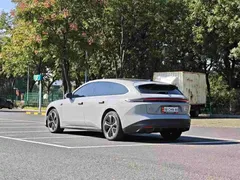 2024 Nio ET5T 75kWh Touring — фото 4