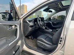 2021 Toyota Wildlander Hybrid 2.5L E-CVT 2WD Luxury — фото 4