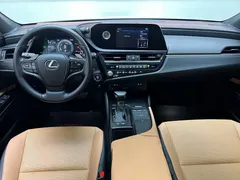 2022 Lexus ES 300h Excellence, белый — фото 12