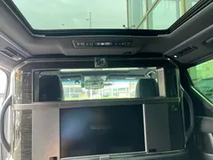 2020 Lexus LM 300h 4, чёрный — фото 5