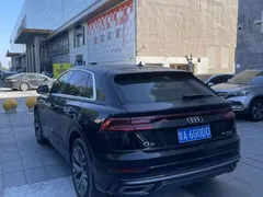 2021 Audi Q8 55 TFSI Luxury Dynamic, чёрный — фото 4