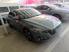 2021 Hyundai Elantra 1.5L CVT LUX Premium — фото 4