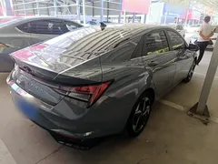 2021 Hyundai Elantra 1.5L CVT LUX Premium — фото 7