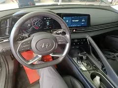 2021 Hyundai Elantra 1.5L CVT LUX Premium — фото 10