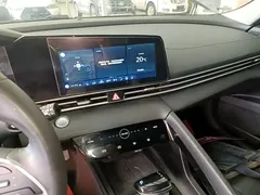 2021 Hyundai Elantra 1.5L CVT LUX Premium — фото 13
