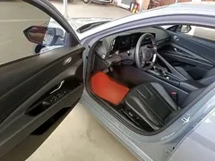 2021 Hyundai Elantra 1.5L CVT LUX Premium — фото 16