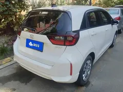 2021 Honda Fit 1.5L CVT, белый — фото 3