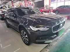 2021 Volvo V90 Cross Country B5 AWD — фото 4