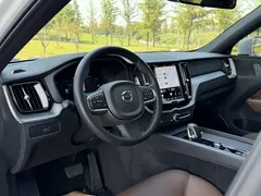 2023 Volvo XC60 4WD Luxury, белый — фото 6