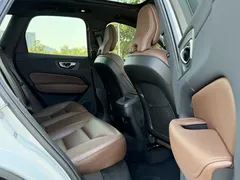 2023 Volvo XC60 4WD Luxury, белый — фото 13