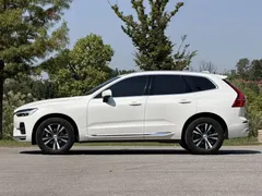 2023 Volvo XC60 4WD Luxury, белый — фото 19