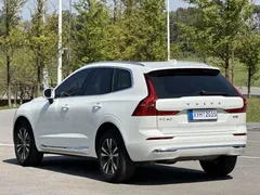 2023 Volvo XC60 4WD Luxury, белый — фото 20