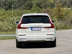 2023 Volvo XC60 4WD Luxury, белый — фото 21