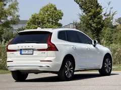 2023 Volvo XC60 4WD Luxury, белый — фото 22