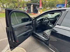 2021 Audi A8L 50 TFSI quattro Comfort, чёрный — фото 12