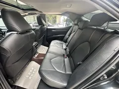2023 Toyota Camry Hybrid 2.5HGVP Leading, чёрный — фото 7