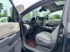 2023 Toyota Granvia 2.5L Hybrid Comfort, чёрный — фото 4