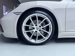 2022 Porsche 718 Spyder 2.0T — фото 14