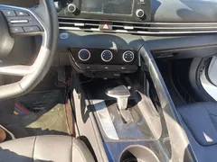 2022 Hyundai Elantra 1.5L CVT GLX Elite, белый — фото 27