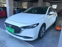 2020 Mazda 3 1.5L AT, белый — фото 2