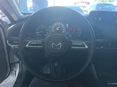 2020 Mazda 3 1.5L AT, белый — фото 11
