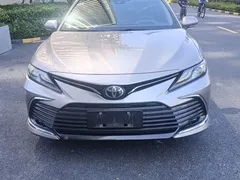 2021 Toyota Camry 2.5G Luxury — фото 2