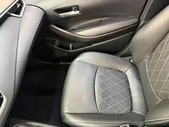 2021 Toyota Corolla TNGA 1.5L CVT Elite, белый — фото 13