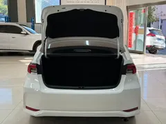 2021 Toyota Corolla TNGA 1.5L CVT Elite, белый — фото 23