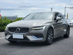 2022 Volvo S60 B4 Luxury — фото 1
