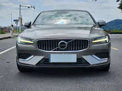 2022 Volvo S60 B4 Luxury — фото 2