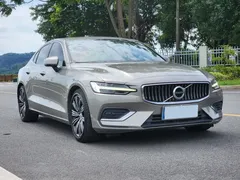2022 Volvo S60 B4 Luxury — фото 3