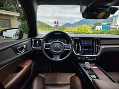 2022 Volvo S60 B4 Luxury — фото 13