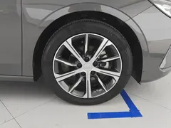 2023 Geely Emgrand 4th Gen Champion 1.5L CVT Premium — фото 6