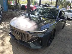 2022 Changan UNI-V 1.5T Premium — фото 1
